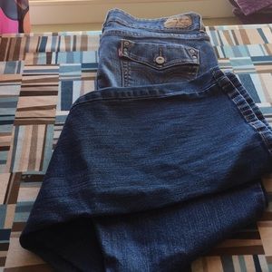 Levi 526 slender boot